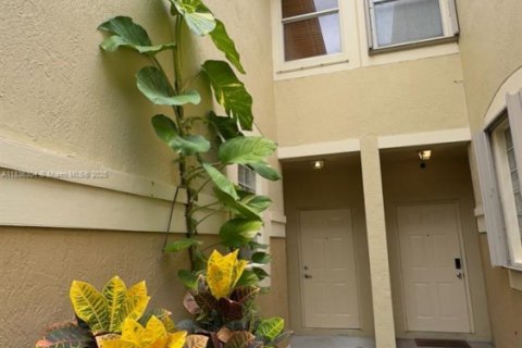 Adosado en venta en Weston, Florida, 3 dormitorios, 135.73 m2 № 1961997 - foto 2