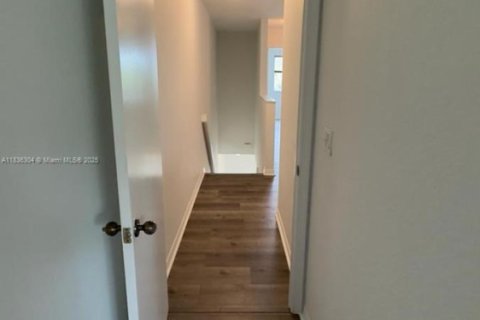 Adosado en venta en Weston, Florida, 3 dormitorios, 135.73 m2 № 1961997 - foto 24