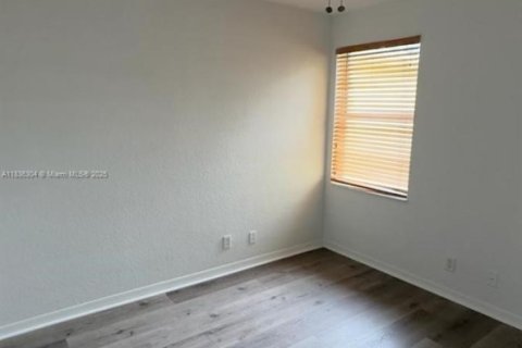 Adosado en venta en Weston, Florida, 3 dormitorios, 135.73 m2 № 1961997 - foto 11