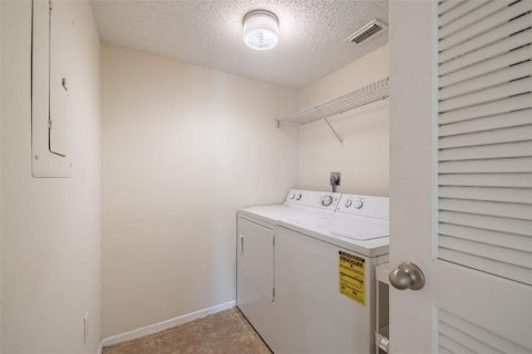 Condo in Tampa, Florida, 2 bedrooms  № 1838448 - photo 18