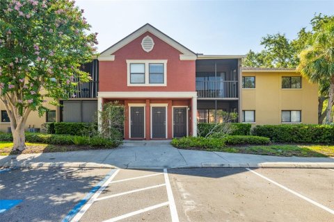 Condo in Tampa, Florida, 2 bedrooms  № 1838448 - photo 1