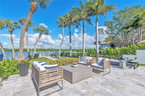 House in Sarasota, Florida 4 bedrooms, 356 sq.m. № 2151682 - photo 30