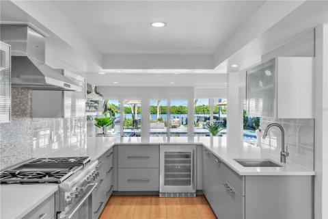 House in Sarasota, Florida 4 bedrooms, 356 sq.m. № 2151682 - photo 7