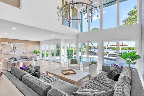 House in Sarasota, Florida 4 bedrooms, 356 sq.m. № 2151682 - photo 13