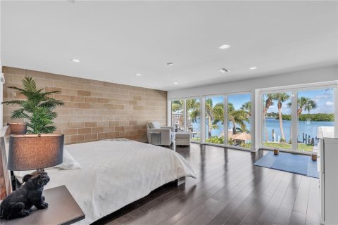 House in Sarasota, Florida 4 bedrooms, 356 sq.m. № 2151682 - photo 25