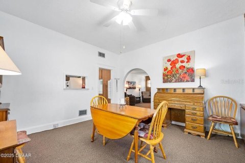 House in Daytona Beach, Florida 4 bedrooms, 189.24 sq.m. № 1793111 - photo 9