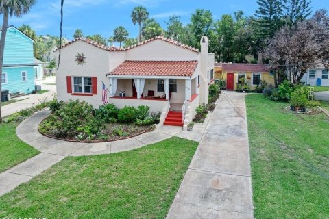 House in Daytona Beach, Florida 4 bedrooms, 189.24 sq.m. № 1793111 - photo 1