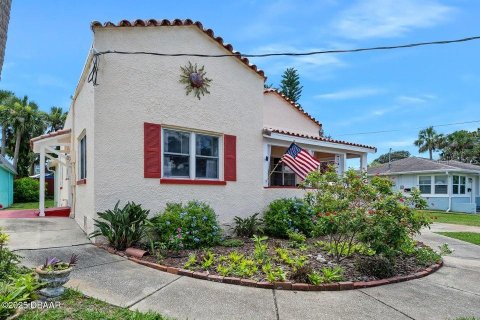 House in Daytona Beach, Florida 4 bedrooms, 189.24 sq.m. № 1793111 - photo 4