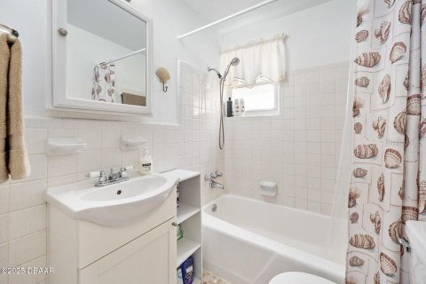 House in Daytona Beach, Florida 4 bedrooms, 189.24 sq.m. № 1793111 - photo 22