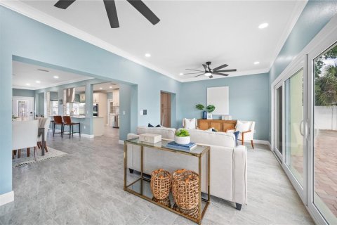 Villa ou maison à vendre à Tampa, Floride: 7 chambres, 472.97 m2 № 2399564 - photo 19