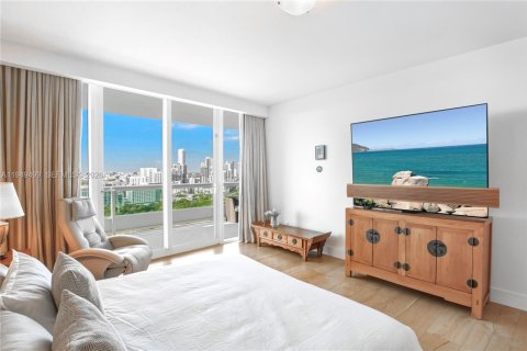Condo in Miami, Florida, 2 bedrooms № 2153034 - photo 17