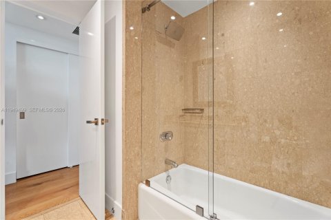 Condo in Miami, Florida, 2 bedrooms № 2153034 - photo 27