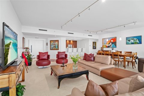 Condo in Miami, Florida, 2 bedrooms № 2153034 - photo 5