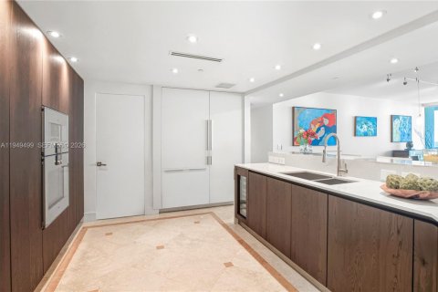 Condo in Miami, Florida, 2 bedrooms № 2153034 - photo 10