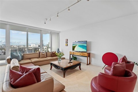 Condo in Miami, Florida, 2 bedrooms № 2153034 - photo 30