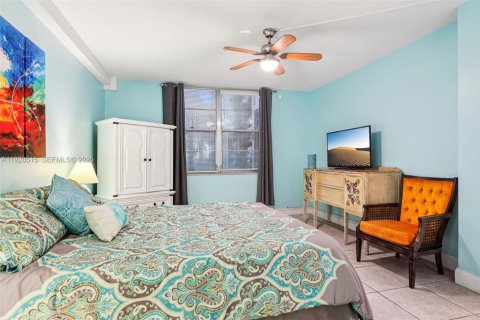 Condominio en venta en Lauderdale Lakes, Florida, 2 dormitorios, 89.19 m2 № 1987665 - foto 22