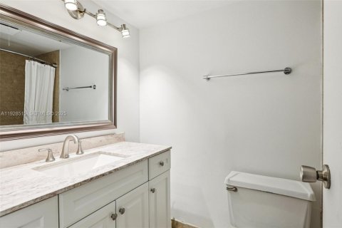 Condominio en venta en Lauderdale Lakes, Florida, 2 dormitorios, 89.19 m2 № 1987665 - foto 23