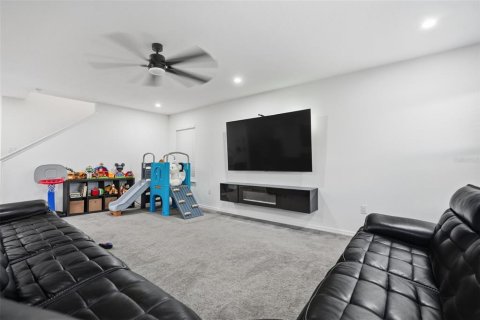 House in Spring Hill, Florida 5 bedrooms, 287.9 sq.m. № 2098140 - photo 22