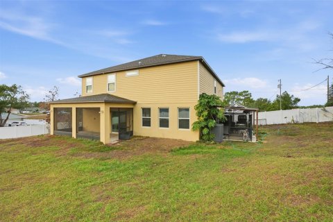 House in Spring Hill, Florida 5 bedrooms, 287.9 sq.m. № 2098140 - photo 10