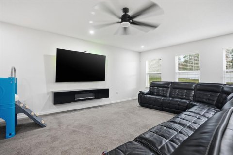 House in Spring Hill, Florida 5 bedrooms, 287.9 sq.m. № 2098140 - photo 24