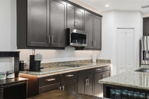 House in Spring Hill, Florida 5 bedrooms, 287.9 sq.m. № 2098140 - photo 26