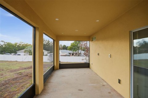 House in Spring Hill, Florida 5 bedrooms, 287.9 sq.m. № 2098140 - photo 11