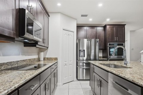 House in Spring Hill, Florida 5 bedrooms, 287.9 sq.m. № 2098140 - photo 16