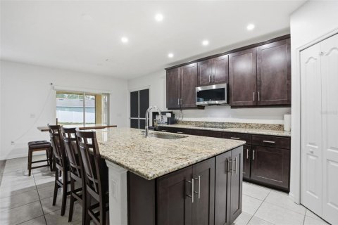 House in Spring Hill, Florida 5 bedrooms, 287.9 sq.m. № 2098140 - photo 5