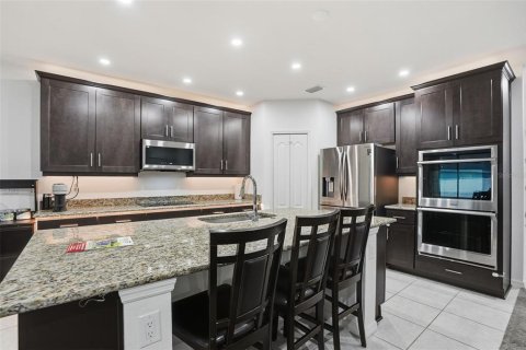 House in Spring Hill, Florida 5 bedrooms, 287.9 sq.m. № 2098140 - photo 4