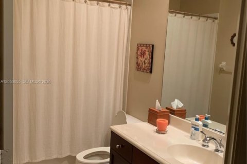 House in Miramar, Florida 5 bedrooms, 369.01 sq.m. № 2252615 - photo 12