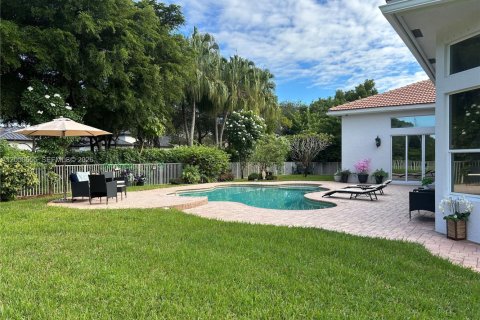 House in Miramar, Florida 5 bedrooms, 369.01 sq.m. № 2252615 - photo 19