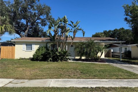 Villa ou maison à Tampa, Floride 3 chambres, 88.26 m2 № 2427466