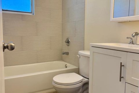 Villa ou maison à louer à Tampa, Floride: 3 chambres, 88.26 m2 № 2427466 - photo 13