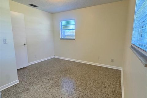 Villa ou maison à louer à Tampa, Floride: 3 chambres, 88.26 m2 № 2427466 - photo 4