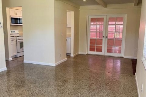 Villa ou maison à louer à Tampa, Floride: 3 chambres, 88.26 m2 № 2427466 - photo 3