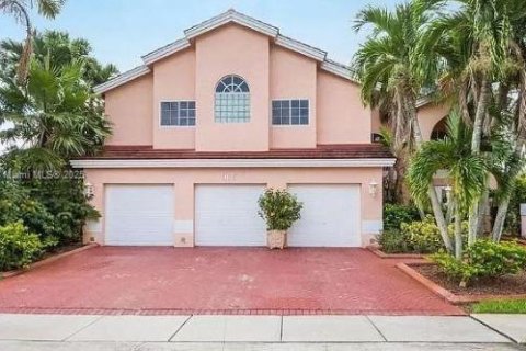 Villa ou maison à vendre à Pembroke Pines, Floride: 5 chambres № 1947252 - photo 1