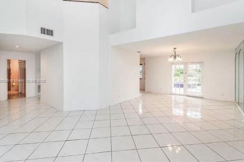 Villa ou maison à vendre à Pembroke Pines, Floride: 5 chambres № 1947252 - photo 3