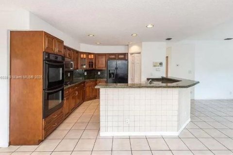 Villa ou maison à vendre à Pembroke Pines, Floride: 5 chambres № 1947252 - photo 5