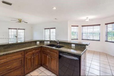 Villa ou maison à vendre à Pembroke Pines, Floride: 5 chambres № 1947252 - photo 7