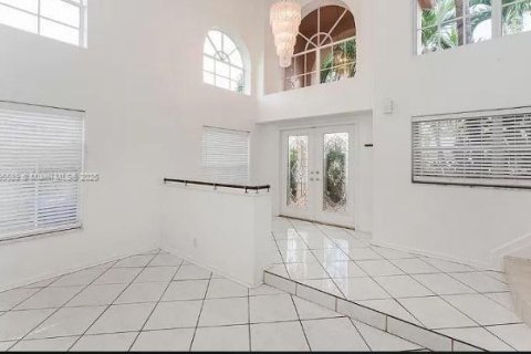Villa ou maison à vendre à Pembroke Pines, Floride: 5 chambres № 1947252 - photo 2