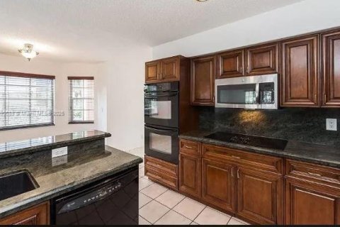 Villa ou maison à vendre à Pembroke Pines, Floride: 5 chambres № 1947252 - photo 6