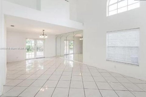 Villa ou maison à vendre à Pembroke Pines, Floride: 5 chambres № 1947252 - photo 4