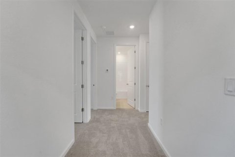 House in Winter Garden, Florida 3 bedrooms, 193.05 sq.m. № 2196068 - photo 24