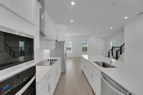 House in Winter Garden, Florida 3 bedrooms, 193.05 sq.m. № 2196068 - photo 11