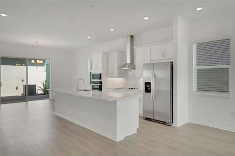 House in Winter Garden, Florida 3 bedrooms, 193.05 sq.m. № 2196068 - photo 8