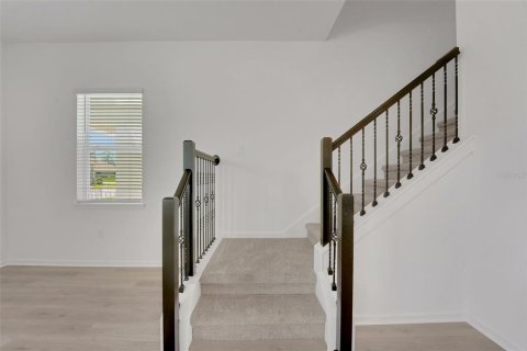House in Winter Garden, Florida 3 bedrooms, 193.05 sq.m. № 2196068 - photo 23