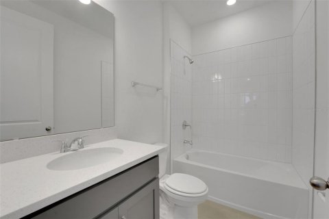 House in Winter Garden, Florida 3 bedrooms, 193.05 sq.m. № 2196068 - photo 26