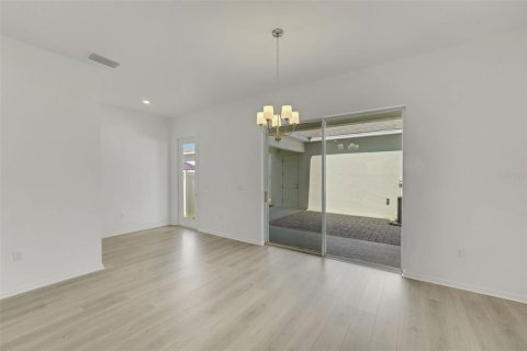 House in Winter Garden, Florida 3 bedrooms, 193.05 sq.m. № 2196068 - photo 18