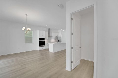 House in Winter Garden, Florida 3 bedrooms, 193.05 sq.m. № 2196068 - photo 14
