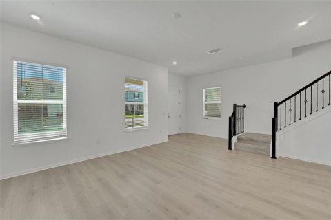 House in Winter Garden, Florida 3 bedrooms, 193.05 sq.m. № 2196068 - photo 12